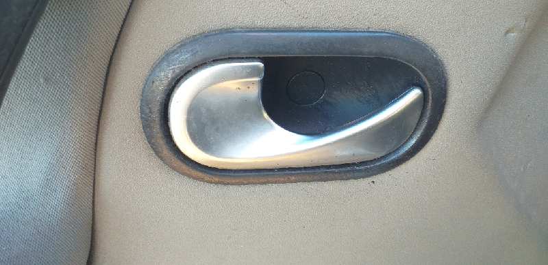 MANETA INTERIOR DELANTERA IZQUIERDA