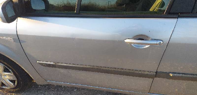 PUERTA DELANTERA IZQUIERDA