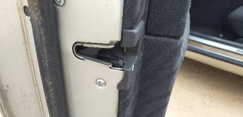 CERRADURA PUERTA DELANTERA IZQUIERDA 