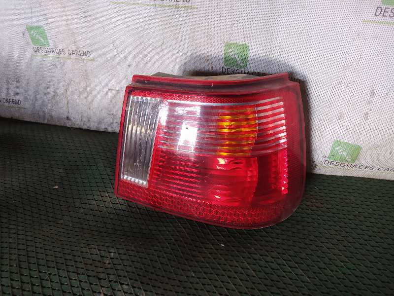 PILOTO TRASERO DERECHO