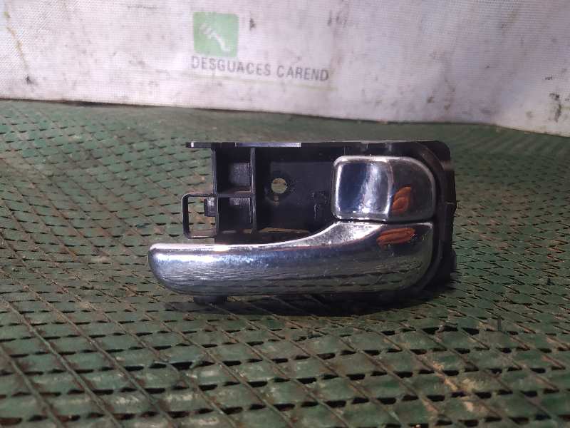 MANETA INTERIOR DELANTERA DERECHA