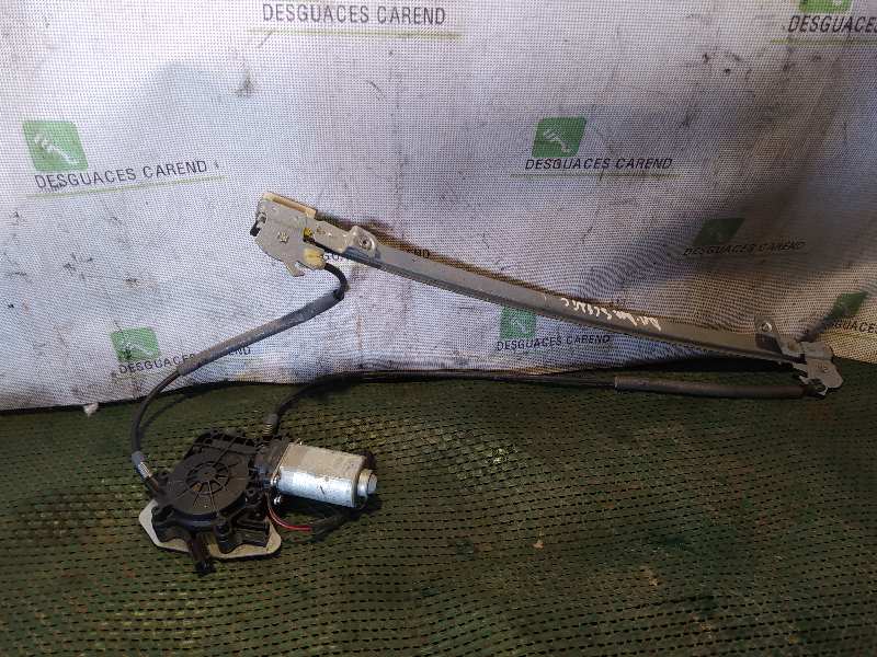 ELEVALUNAS DELANTERO DERECHO