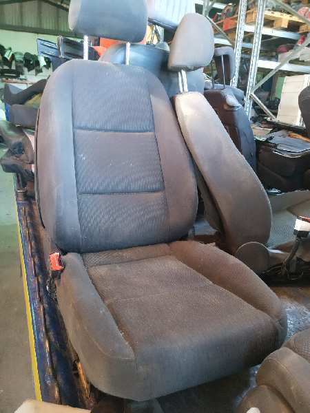 ASIENTO DELANTERO IZQUIERDO