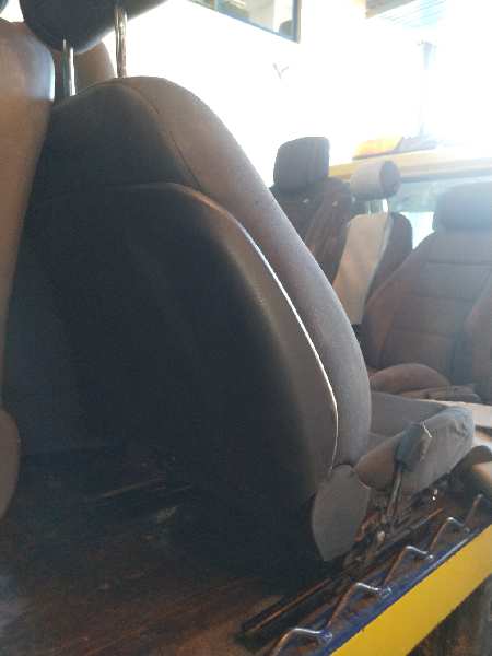ASIENTO DELANTERO IZQUIERDO