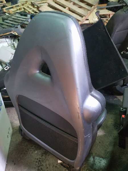 ASIENTO DELANTERO IZQUIERDO