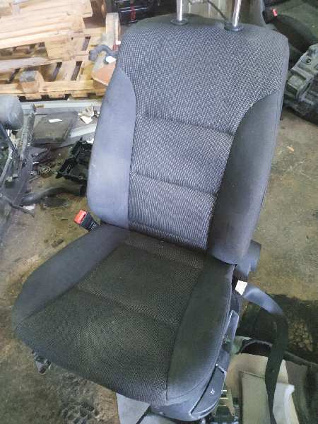 ASIENTO DELANTERO IZQUIERDO