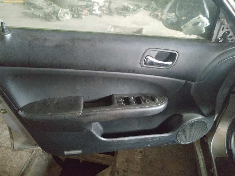 GUARNECIDO PUERTA DELANTERA IZQUIERDA