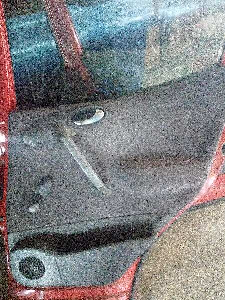 GUARNECIDO PUERTA TRASERA DERECHA