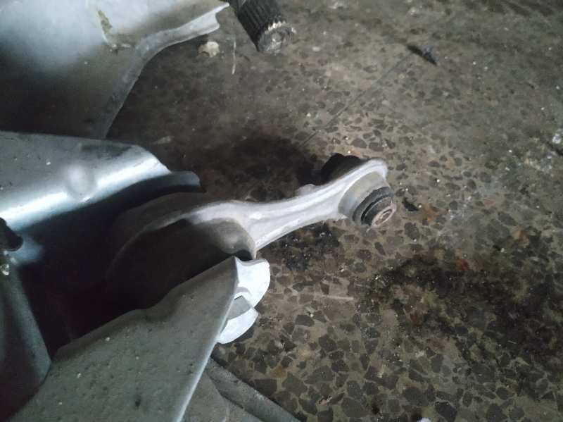 SOPORTE MOTOR TRASERO