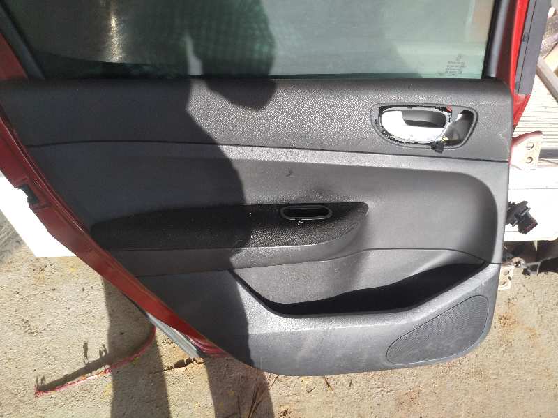 GUARNECIDO PUERTA TRASERA IZQUIERDA