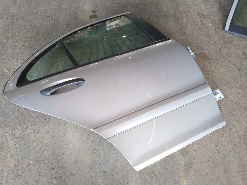 PUERTA TRASERA DERECHA