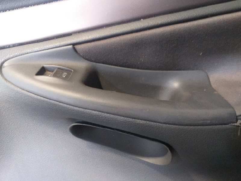 MANDO ELEVALUNAS DELANTERO DERECHO