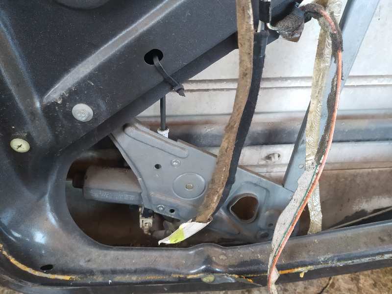 MOTOR ELEVALUNAS TRASERO DERECHO