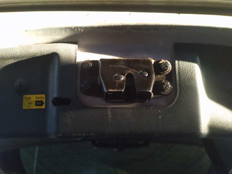 CERRADURA MALETERO - PORTON