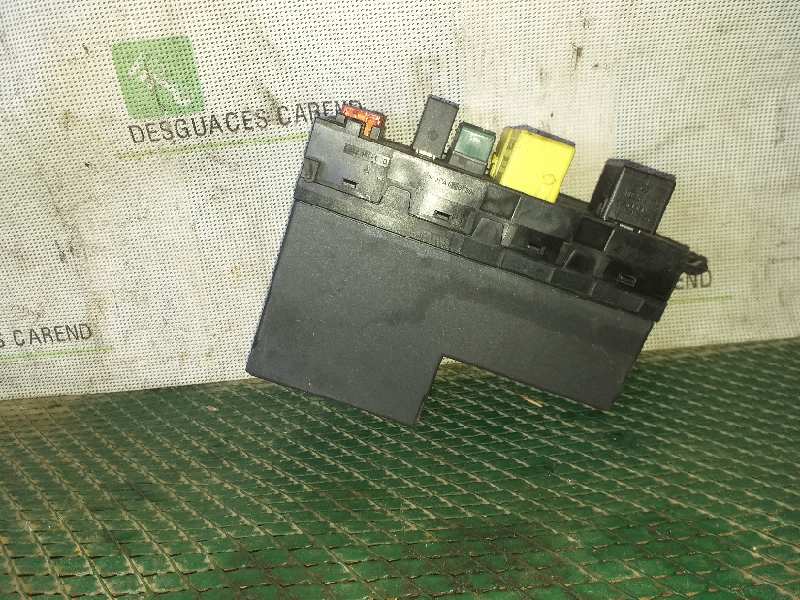 CAJA RELES - FUSIBLES