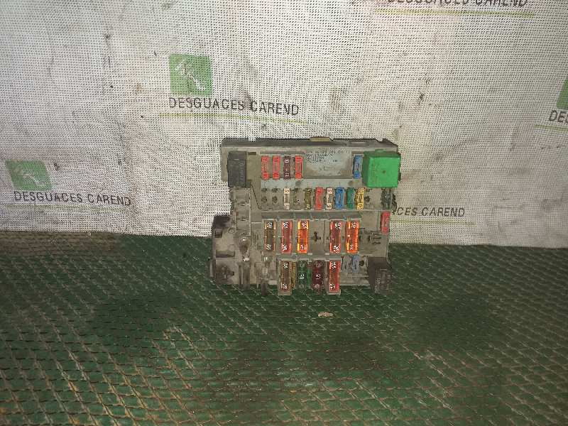 CAJA RELES - FUSIBLES