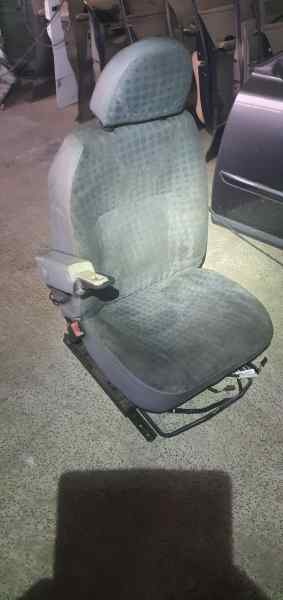 ASIENTO DELANTERO IZQUIERDO
