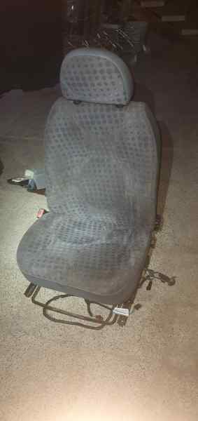 ASIENTO DELANTERO IZQUIERDO
