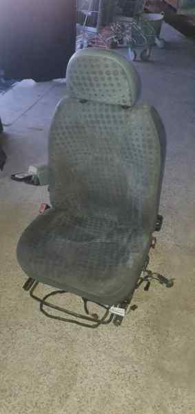 ASIENTO DELANTERO IZQUIERDO