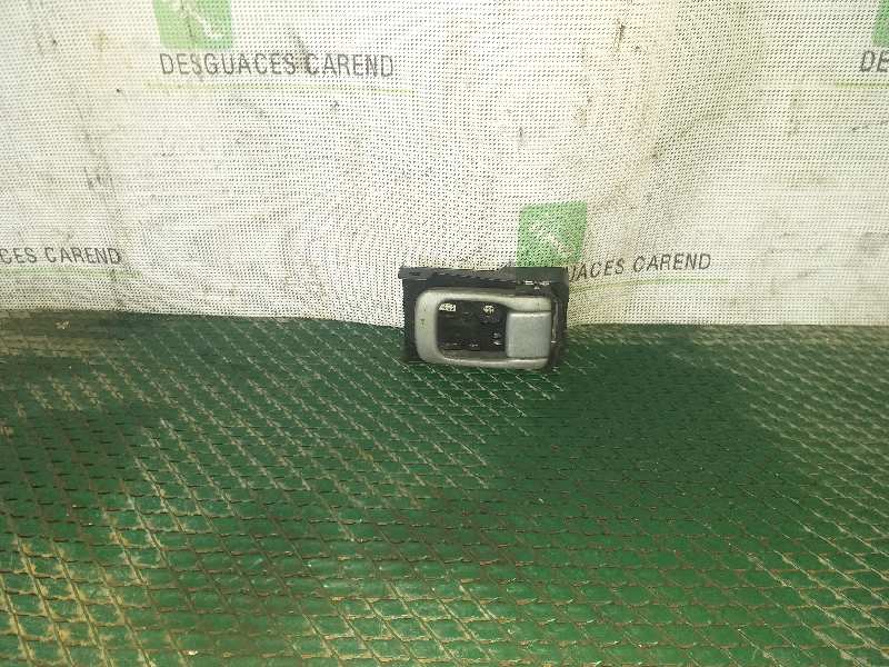 MANETA INTERIOR DELANTERA DERECHA