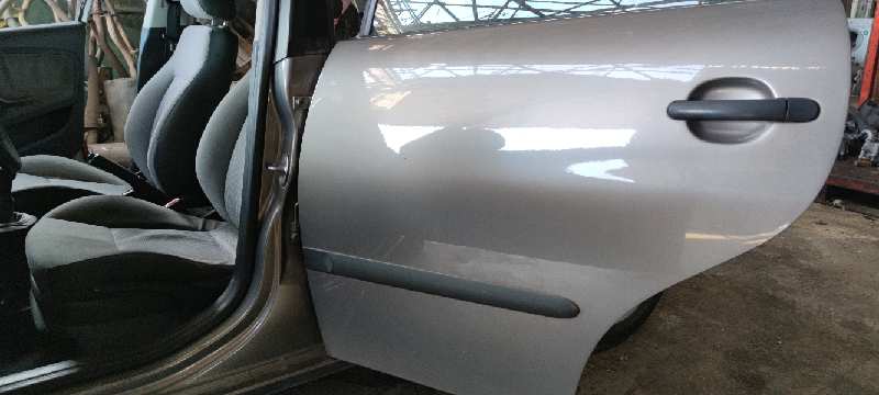 PUERTA TRASERA IZQUIERDA