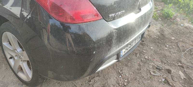 PARAGOLPES TRASERO