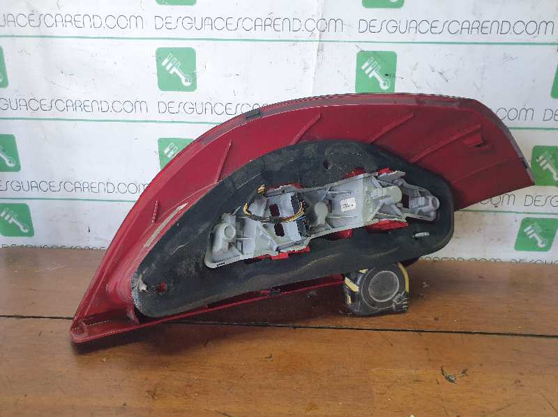 PILOTO TRASERO DERECHO