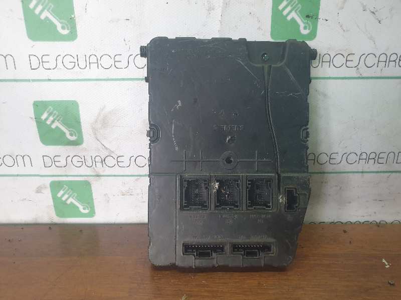 CAJA RELES - FUSIBLES