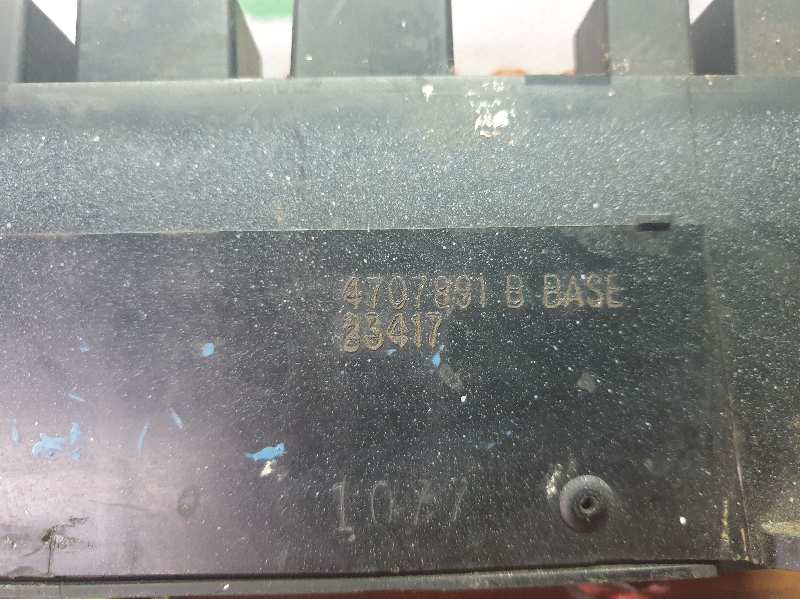 CAJA RELES - FUSIBLES