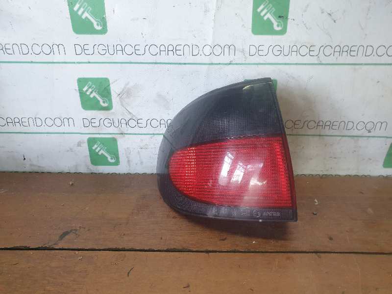 PILOTO TRASERO IZQUIERDO RENAULT MEGANE I CLASSIC (LA0)