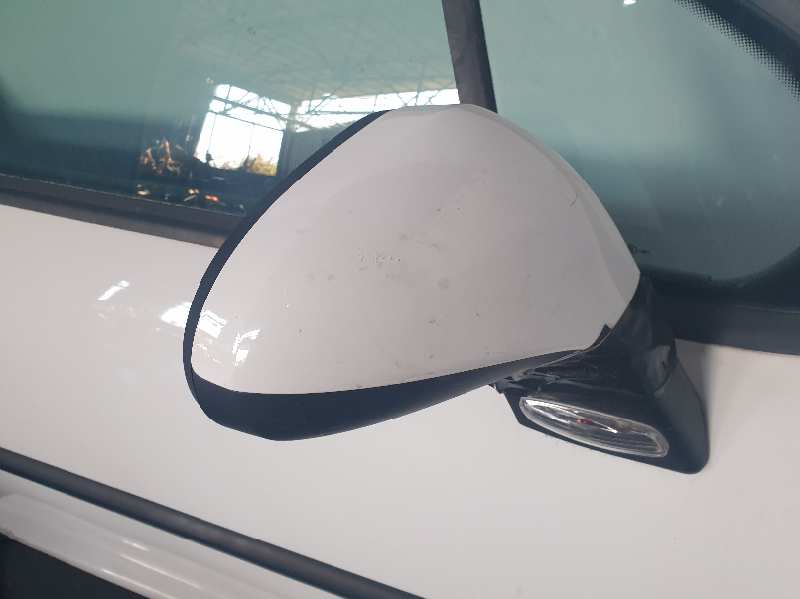 RETROVISOR DERECHO