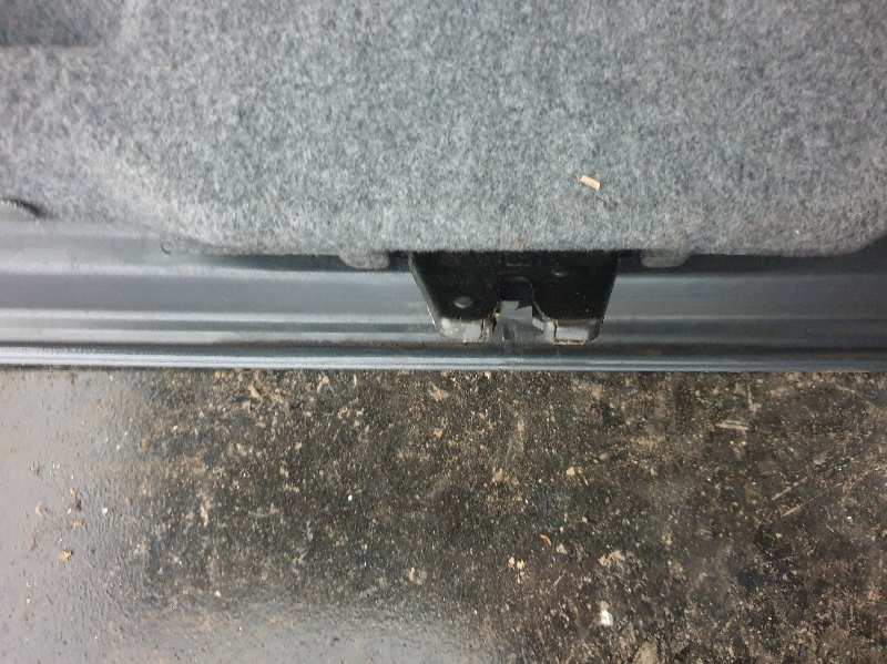 CERRADURA MALETERO - PORTON