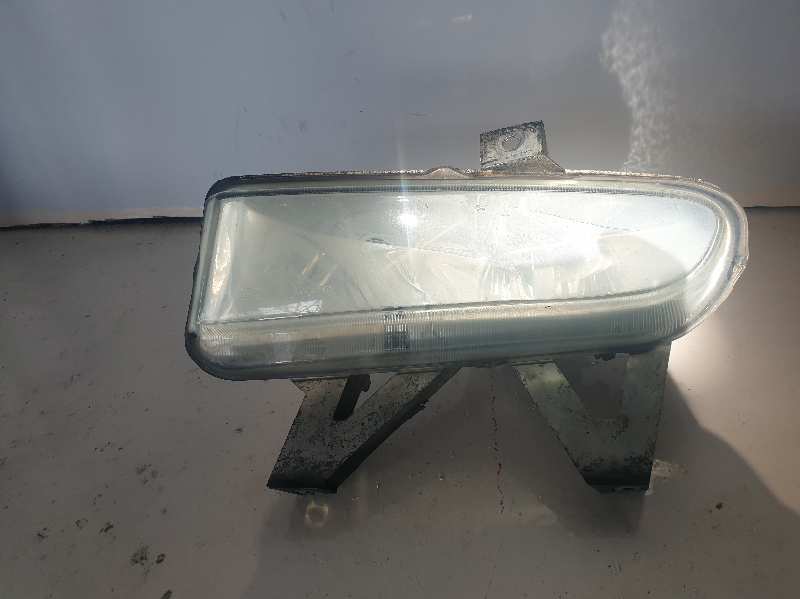 FARO ANTINIEBLA IZQUIERDO