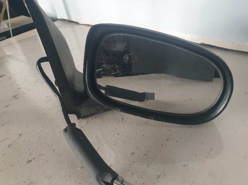 RETROVISOR DERECHO