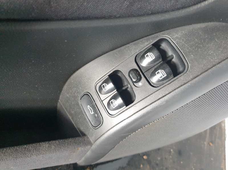 MANDO ELEVALUNAS DELANTERO IZQUIERDO 