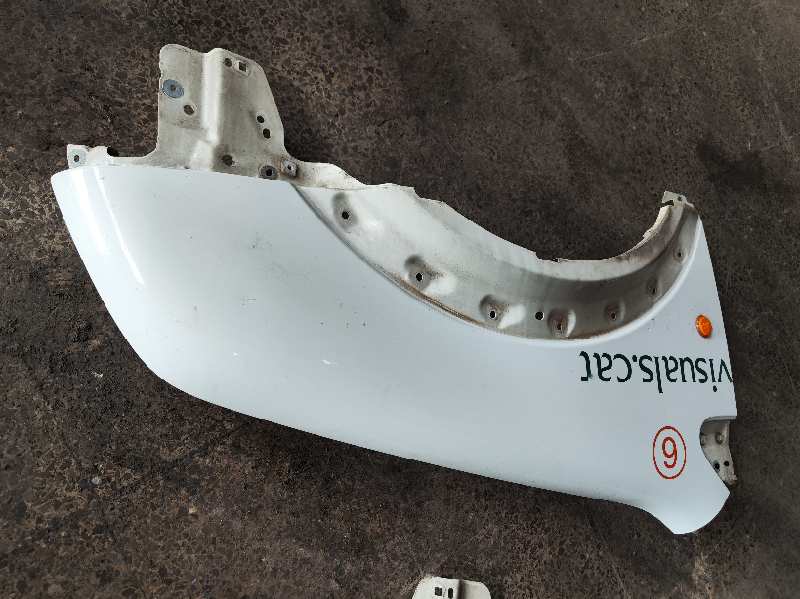 ALETA DELANTERA DERECHA