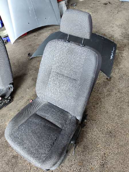 ASIENTO DELANTERO IZQUIERDO