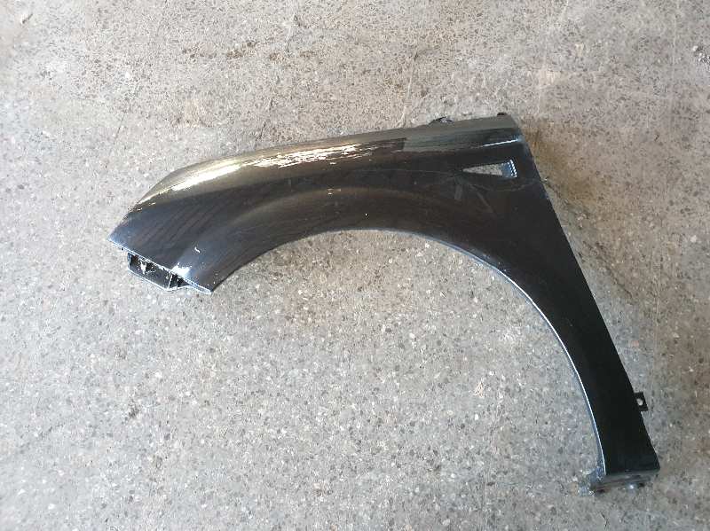 ALETA DELANTERA IZQUIERDA