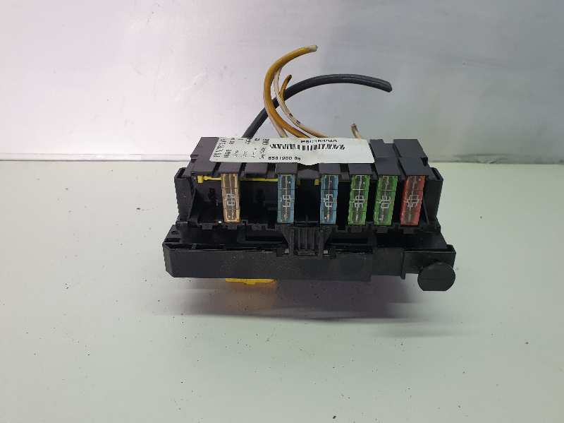 CAJA RELES - FUSIBLES