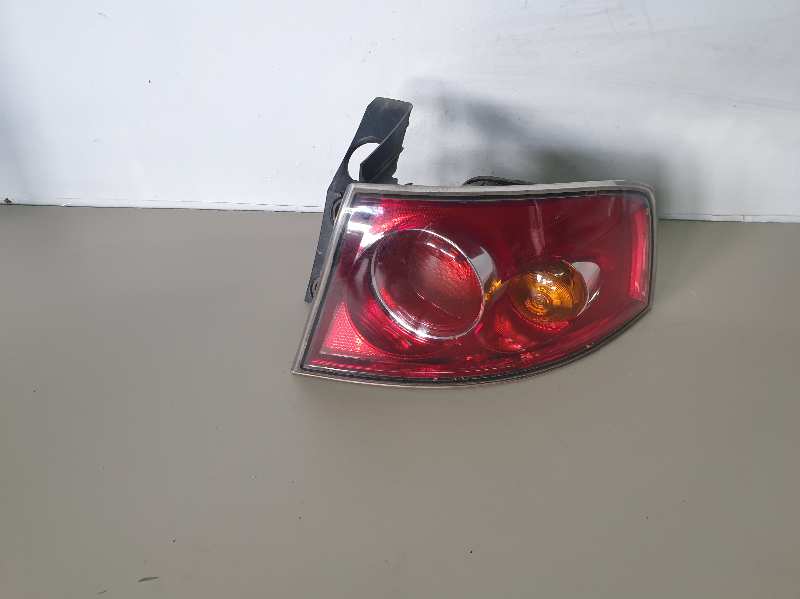 PILOTO TRASERO DERECHO