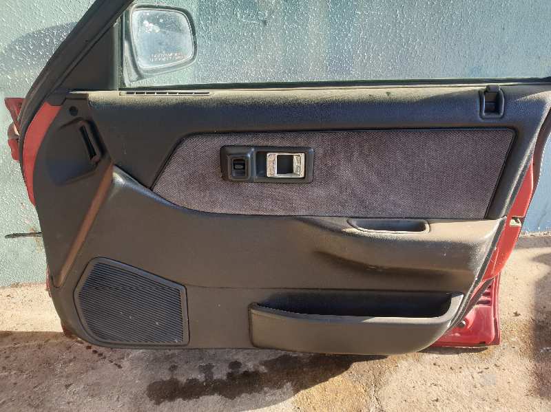 GUARNECIDO PUERTA DELANTERA DERECHA