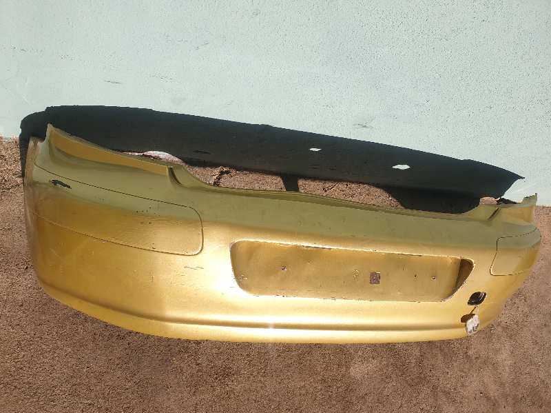 PARAGOLPES TRASERO
