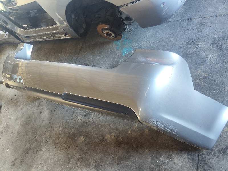 PARAGOLPES TRASERO