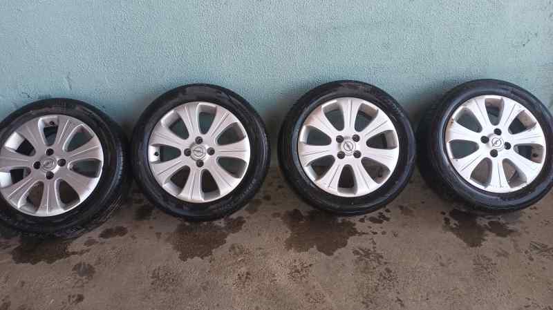 OPEL CORSA D JUEGO DE LLANTAS 877425