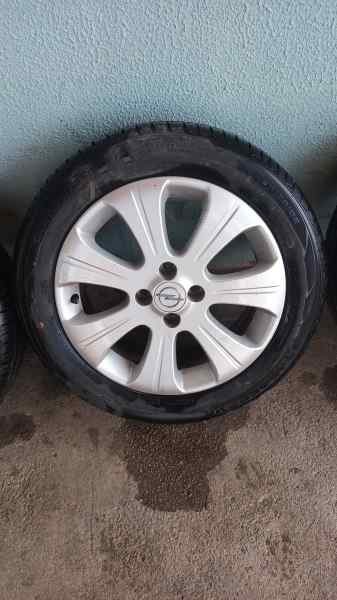 OPEL CORSA D JUEGO DE LLANTAS 877425