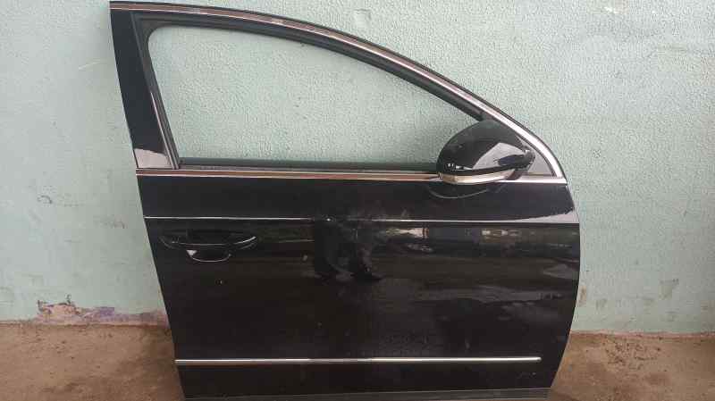 VOLKSWAGEN PASSAT BERLINA (3C2) PUERTA DELANTERA DERECHA 7372967