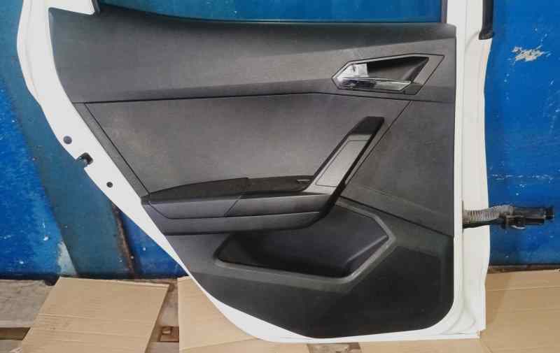 SEAT ARONA (KJ7) 1 0 TGI GUARNECIDO PUERTA TRASERA IZQUIERDA 6F0867211