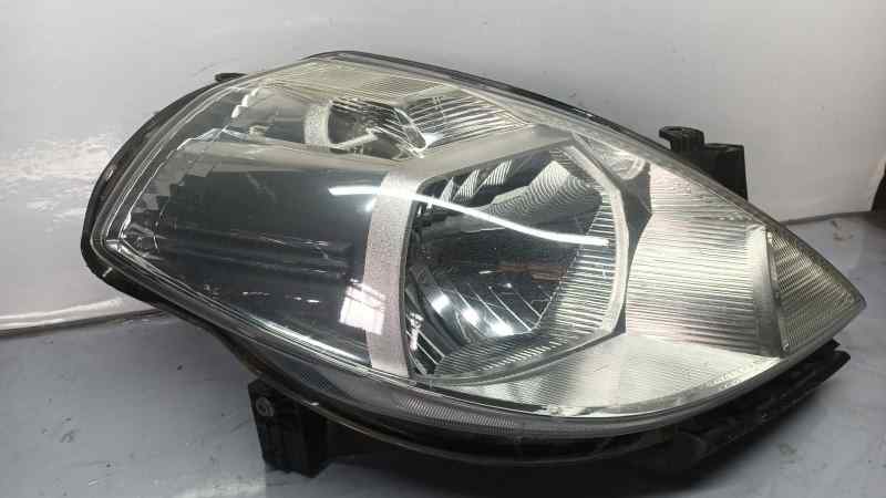 NISSAN TIIDA (C11X/SC11X) FARO DERECHO 26010EM00A