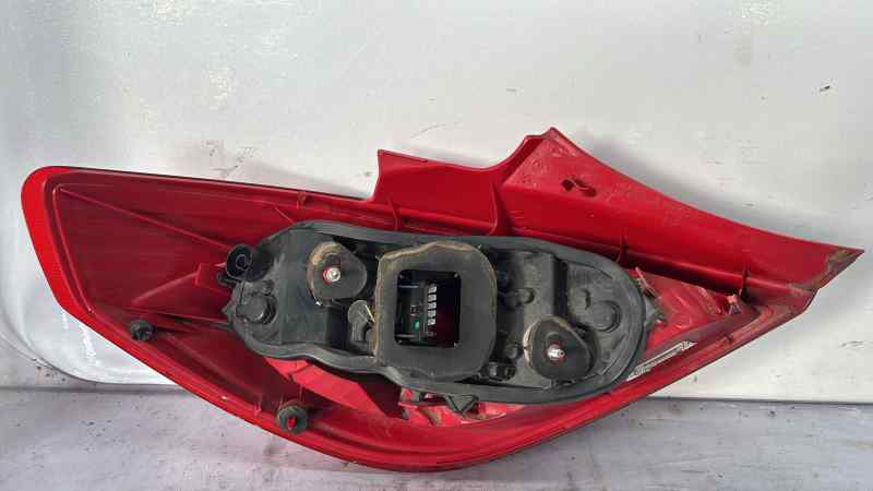 OPEL CORSA D PILOTO TRASERO DERECHO 89038961A