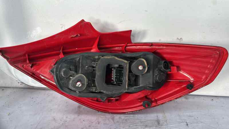 OPEL CORSA D PILOTO TRASERO IZQUIERDO 89038960A